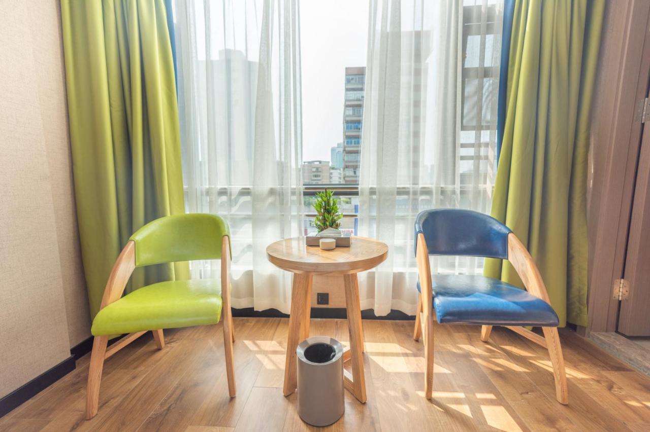 Ibis Styles Fuzhou Wuyi Square Hotel Exterior photo